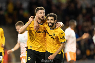 阿森纳3-1大胜拜仁，五档次差距彻底显现，拜仁被打回原形！（阿森纳3-1击败拜仁，五档差距尽显，拜仁原形毕露）