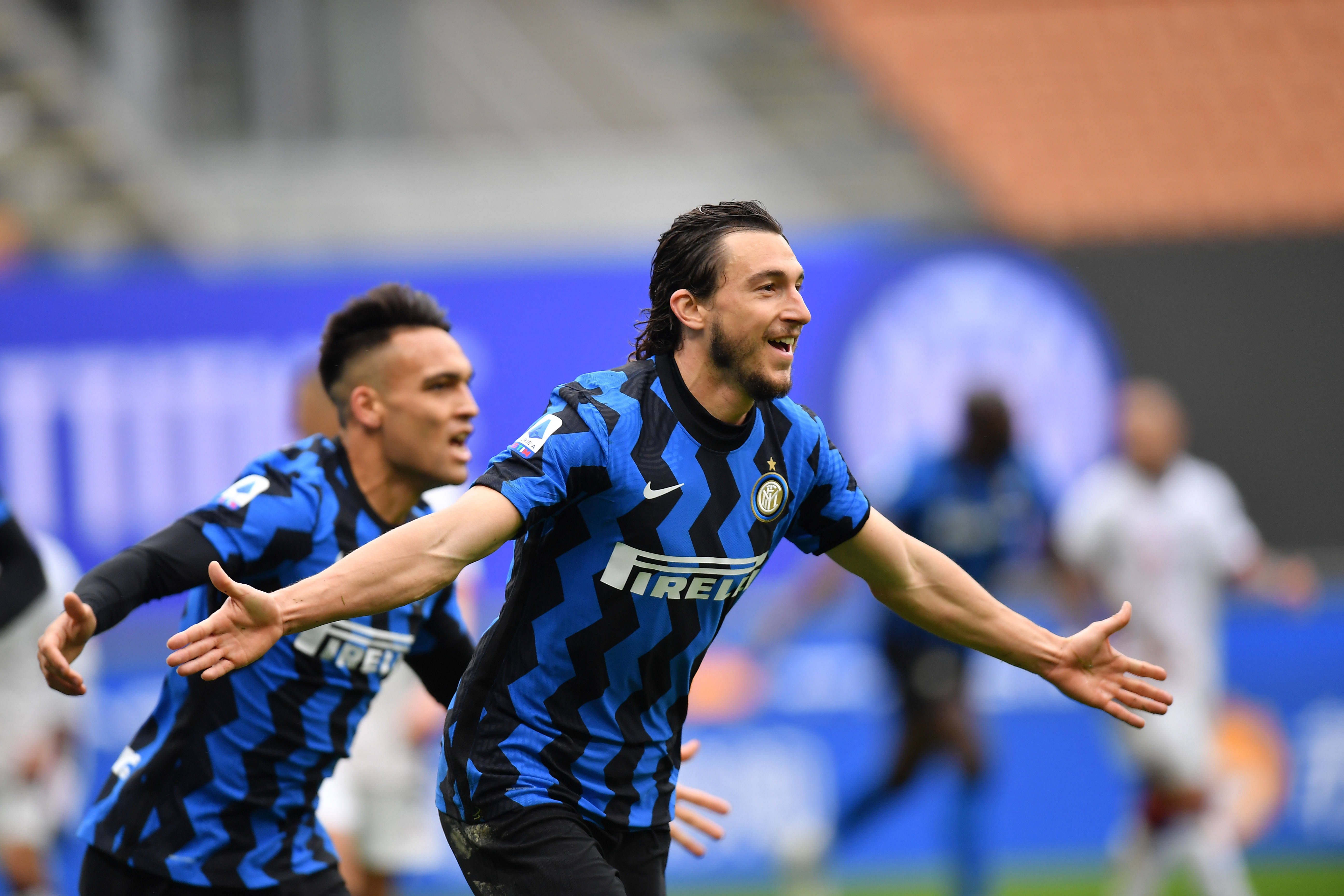 随着皇家社会爆冷1-2赫罗纳，西甲最新积分榜出炉：三雄争霸（皇家社会1-2冷负赫罗纳，西甲新积分榜出炉：三强争霸）