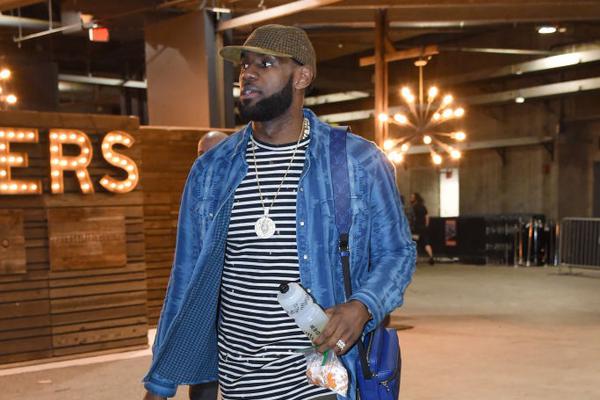 NBA战报：斯图尔特17分，活塞142-115大胜老鹰（NBA赛况：斯图尔特轰下17分，活塞142-115轻取老鹰）