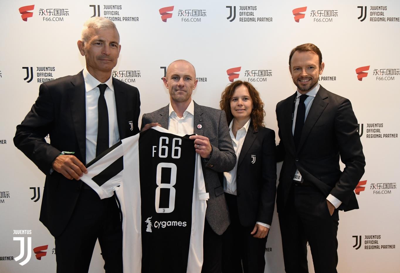 龙塞罗：巴萨这么多年都在演同样剧本，他们给裁判的钱还太少（龙塞罗：巴萨多年如出一辙，连给裁判的钱都嫌少）