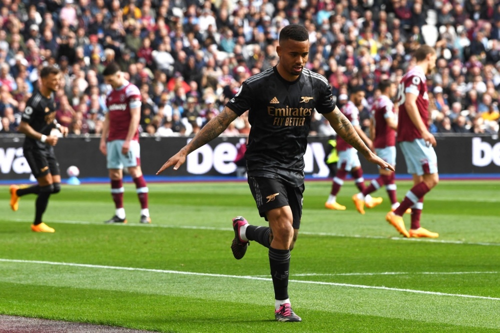 荷媒：一名费耶诺德球场安保欧联资格赛后遇袭，警方依然在调查中（荷媒：费耶诺德主场一名安保员在欧联资格赛后遭袭，警方仍在调查）