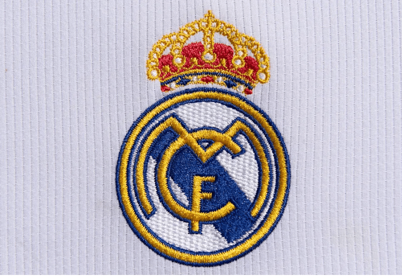 孙兴慜结束十年热刺生涯，当之无愧亚洲一哥（孙兴慜告别热刺十年征程，亚洲一哥实至名归）